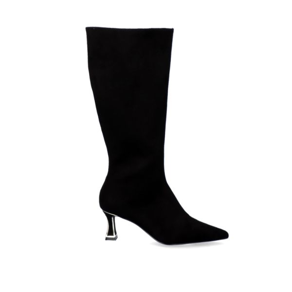 HIGH BOOT WITH A BLACK SLIM HEEL